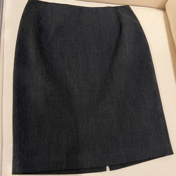 Tahari black straight skirt size 2 Excellent Condition - Picture 1 of 5